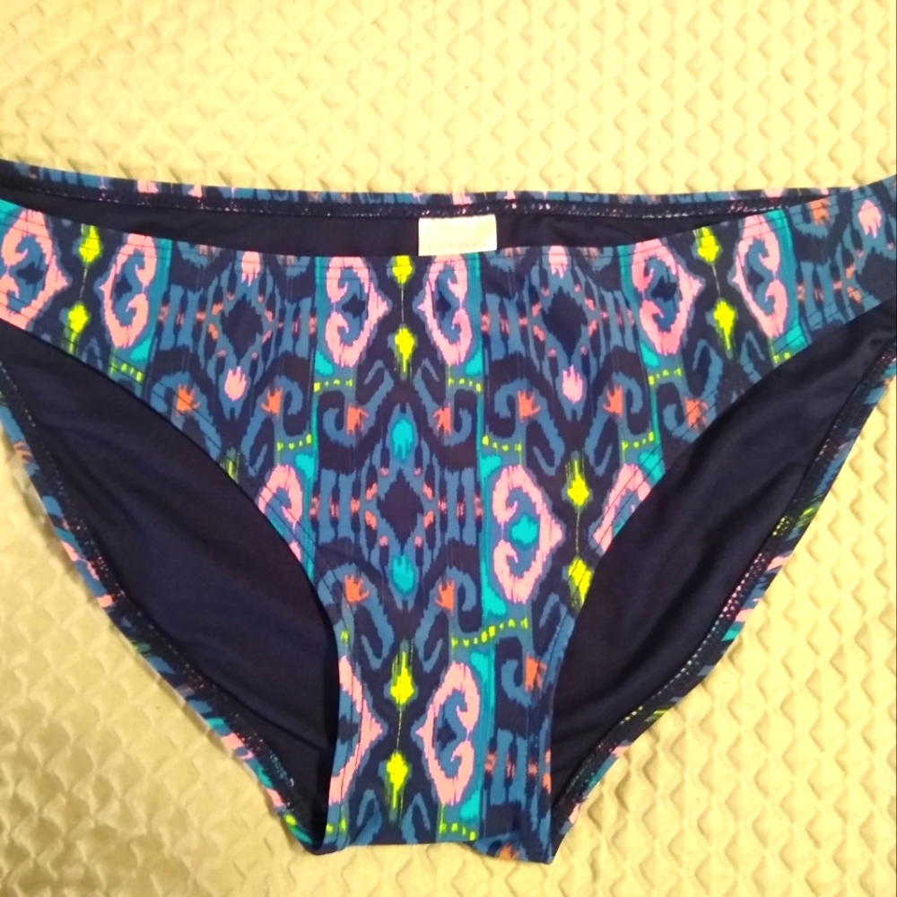 Bikini bottoms size L